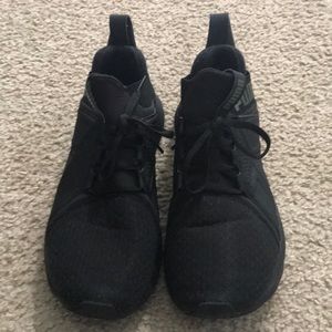 Boys pumas!!! Worn twice!!! Size 5